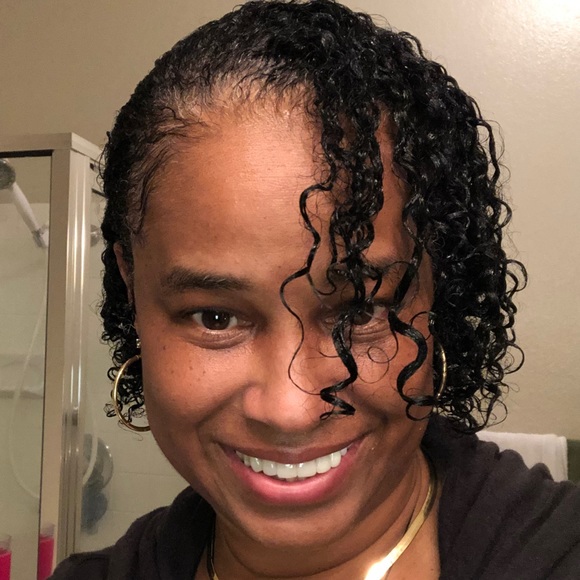 Meet your Posher, Loretta - Picture 1 of 1